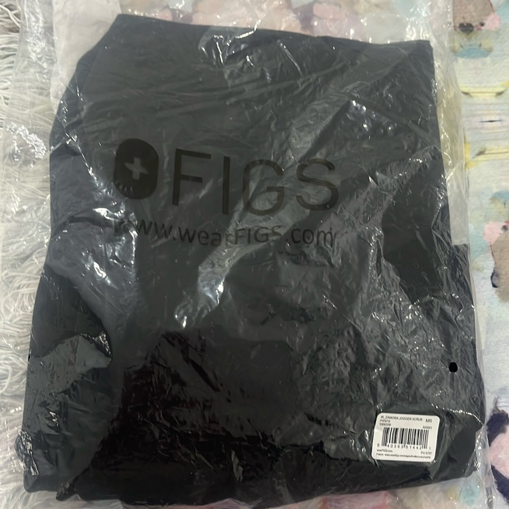 NWT FIGS Jogger Zamora size Medium Regular length